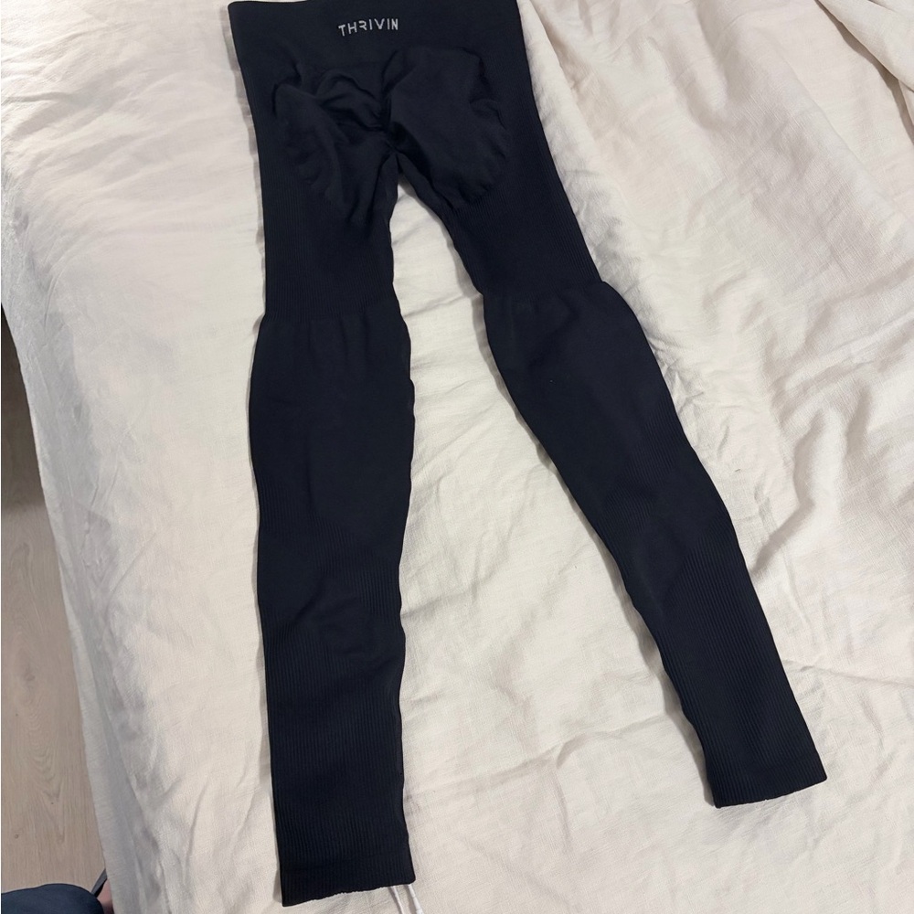 Thrivin Black Leggings size M viral
